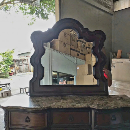 MB6615 - Imperial : Tủ Ngang 9 Ngăn Kéo Mặt Đá Và Khung Gương